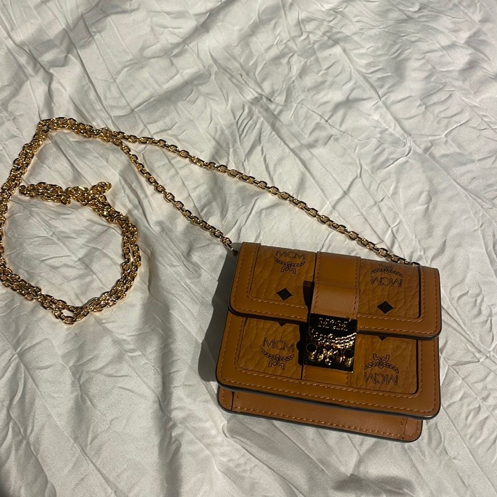 100% authentic MCM Tracy Visetos Chain Cross Body Bag, Cognac